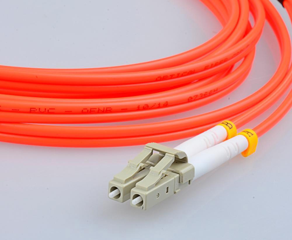 光纖收發(fā)器如何實(shí)現(xiàn)長(zhǎng)距離組網(wǎng)？